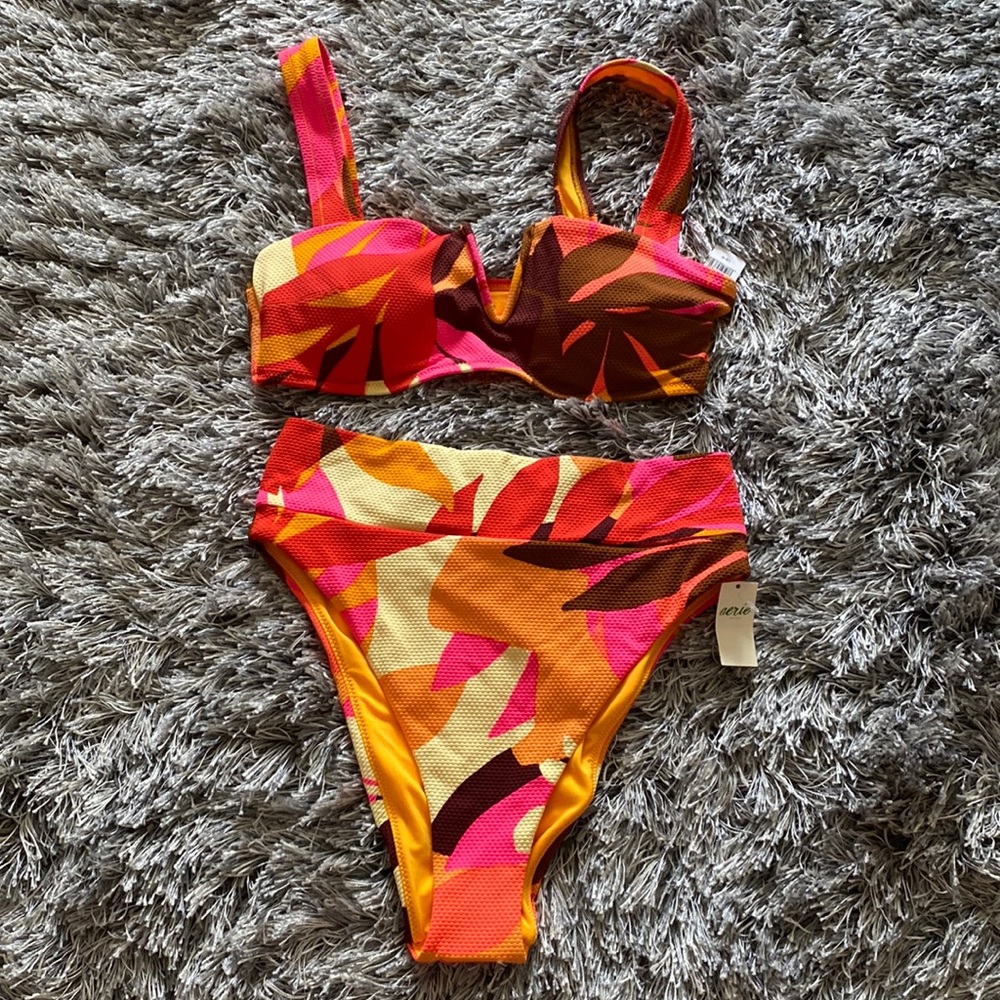 NWT Aerie High Rise Bikini Tropical Print Size M